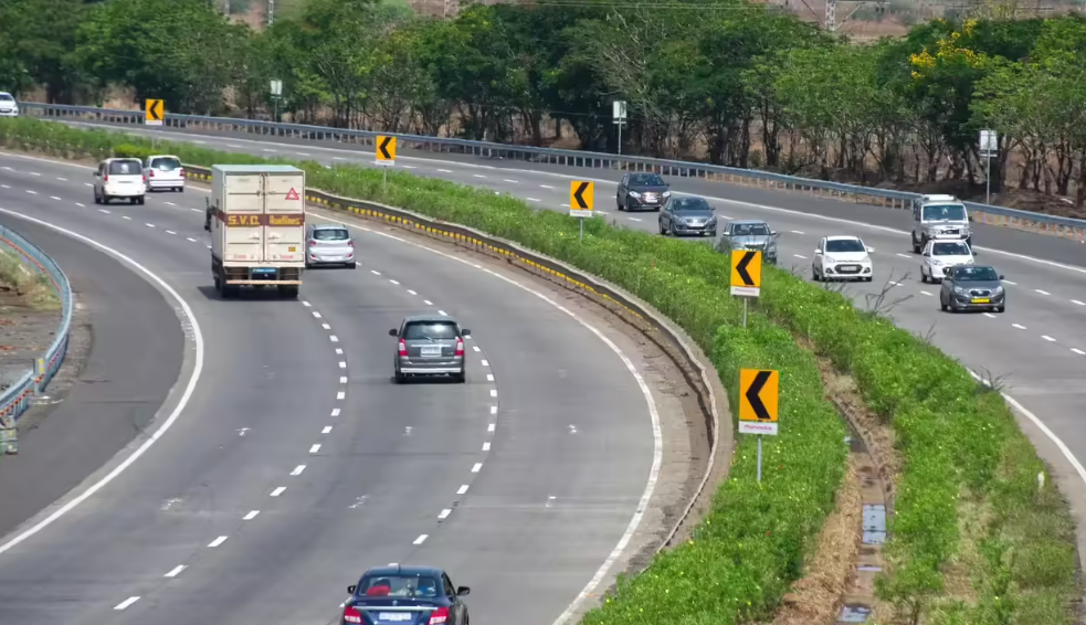 🚗 टोल थकल्यावर गाडी विकता येणार नाही? | नवीन टोल नियम जानेवारी 2026 | मोठा अपडेट